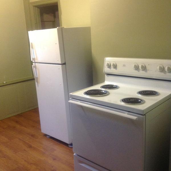 Large one bedroom. Heat and lights included. City center