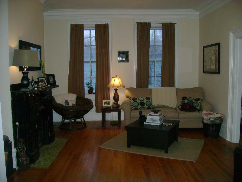 Large One Bedroom Uptown - Heated