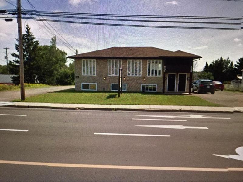 2 BEDROOM APT ALL INCLUDED CHAMPLAIN STREET DIEPPE!