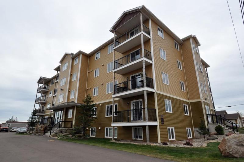 DIEPPE..1ST MONTH FREE - BEAUTIFUL CORNER UNIT-MUST SEE!