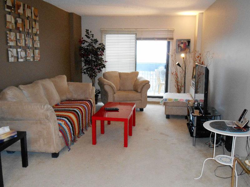 Apartment on Wellington Cres for Sublet