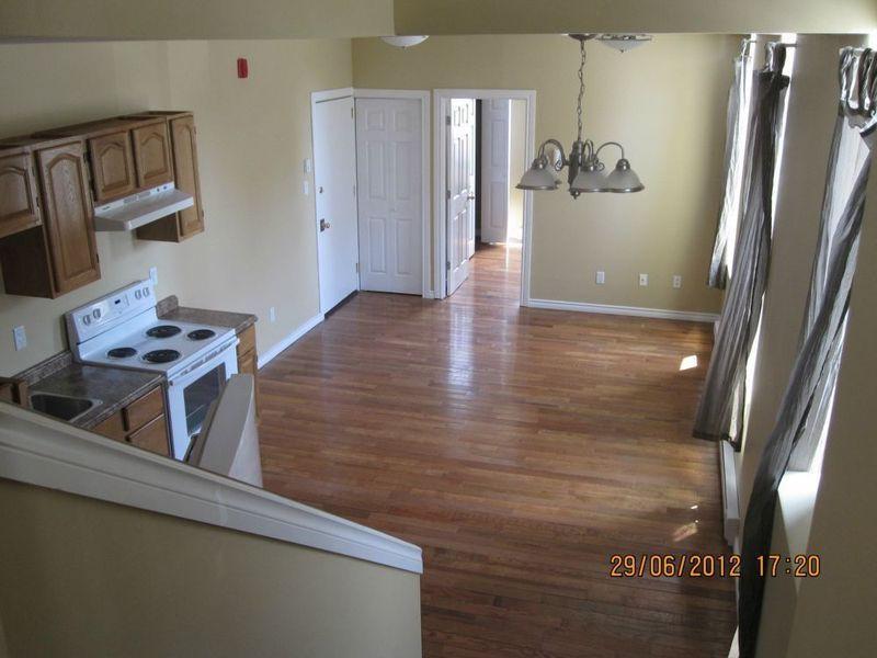 @ !Sunny Bright 3 bedroom Downtown! @