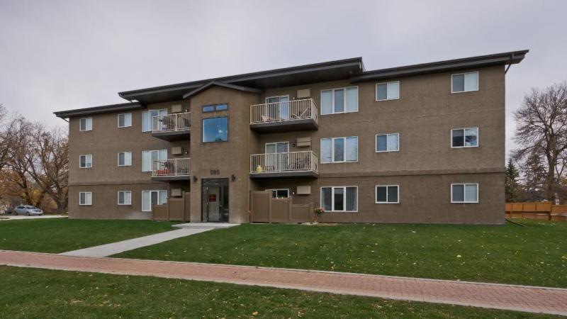 Modern Open Concept 3 Bedroom Suite in Oakbank Available Now!