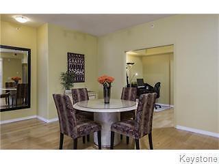 OH SUN 12:30-2 RARE M-FLOOR STVITAL 2BD+DEN CONDO w/RIVERVIEW