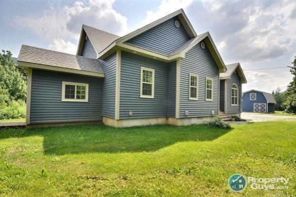 4 Acres, privacy, detached garage, vaulted ceilings & much more