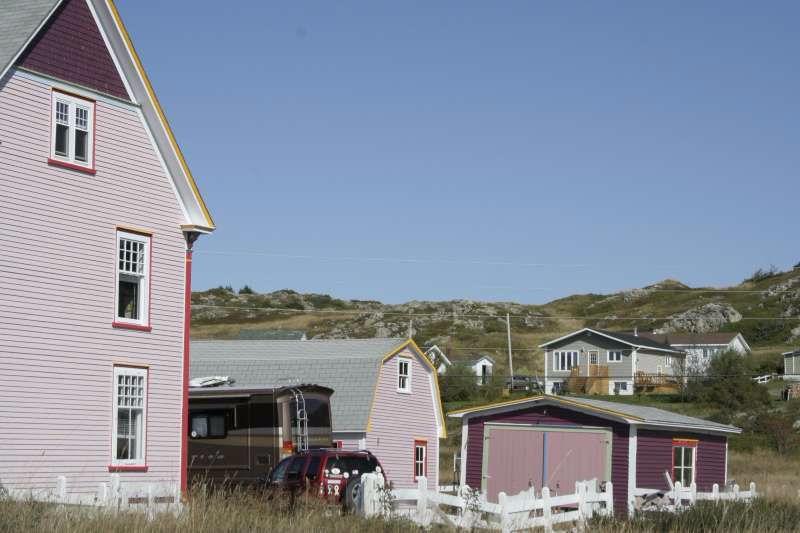 1905 Twillingate Victorian-Furnished to the Silverware