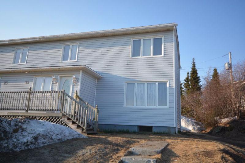 NEW LISTING!! 25 Bowater Drive