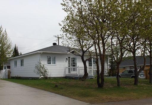 ***New Price *** 4 Bedroom Bungalow ... 401 Jackson Avenue!