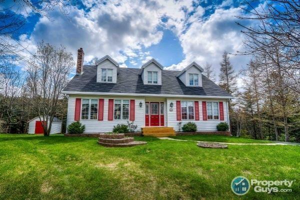 NEW LISTING! Topsail Beach beauty located on quiet cul-de-sac
