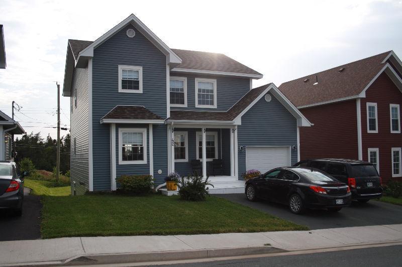 REDUCED - 42 Chatwood Crescent Executive 2 Storey with Garage