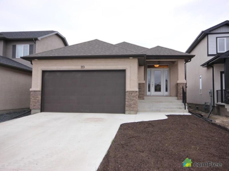 $379,900 - Bungalow for sale in Amber Trails