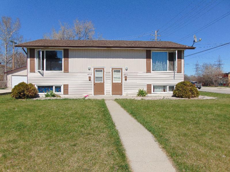 Investment Opportunity in Selkirk - Duplex for Sale!