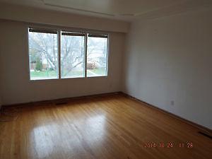 3bdrm uppr duplx w/In-suite Washer, Dryer, Parking Elmwood East