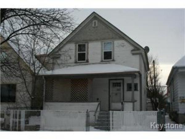 Clean Three Bedroom house on Pritchard Ave available for rent
