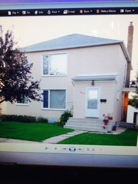 Very Spacious Upper Duplex in St Boniface