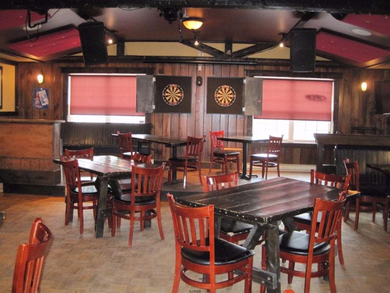 Restaurant/Pub for sale, Prime Hampton Location