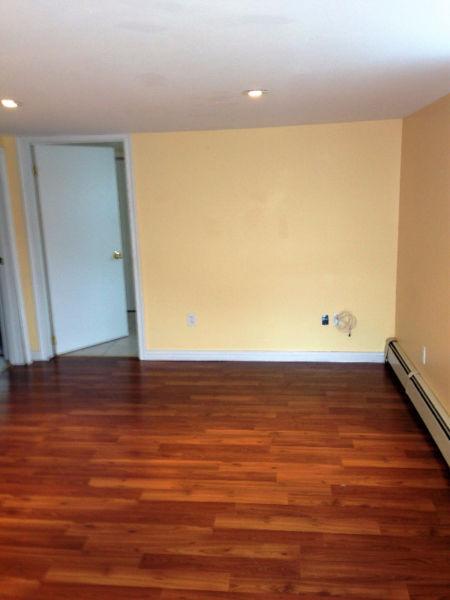 1 Bedroom (650 $) everything included, Osborne St