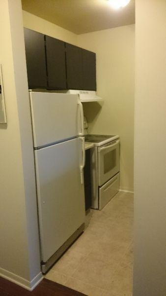LARGE 1 BEDROOM -TOP FLOOR - WITH TONS OF STORAGE!!!