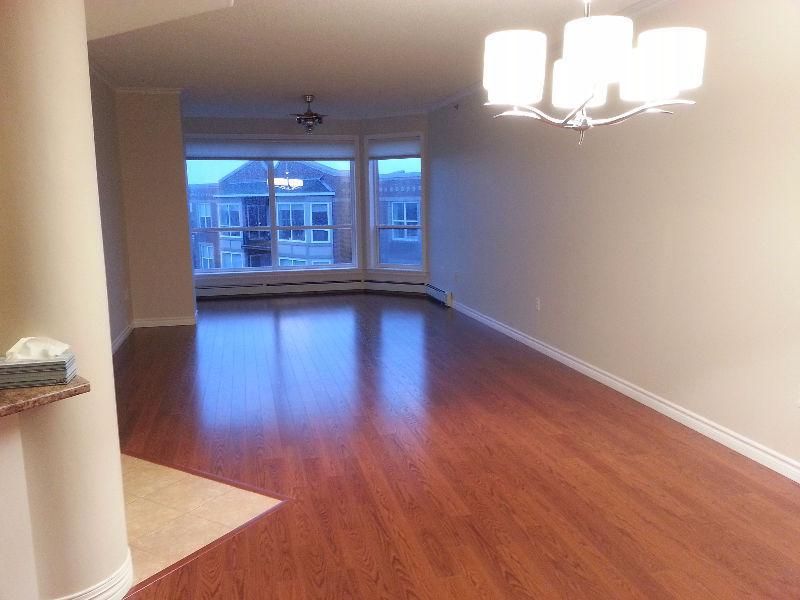 2 bedrooms condo in Clayton Park available now