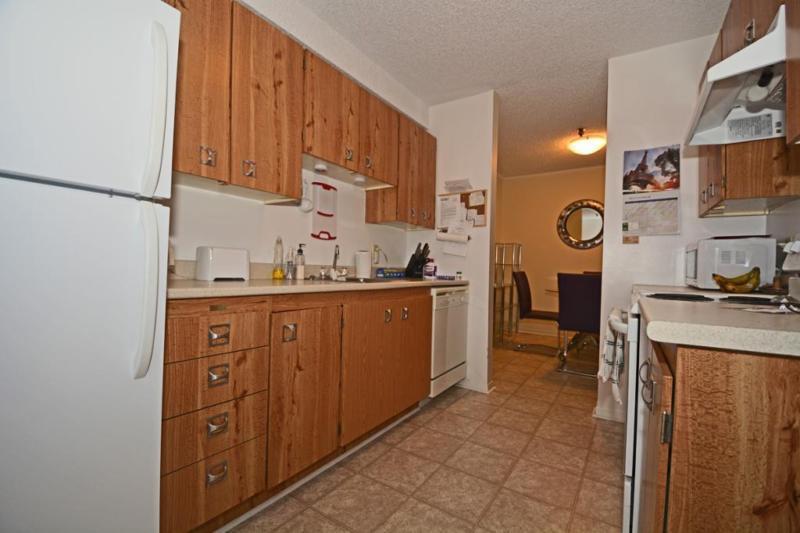 Great location to move to, close to Bayers Lake only $950