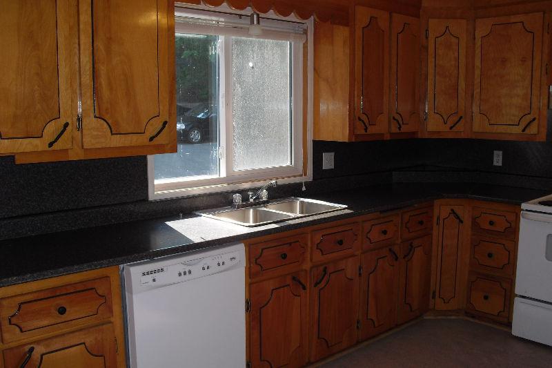 SPACIOUS TWO BEDROOM NEAR BARRINGTON ST AND SEXTON CAMPUS