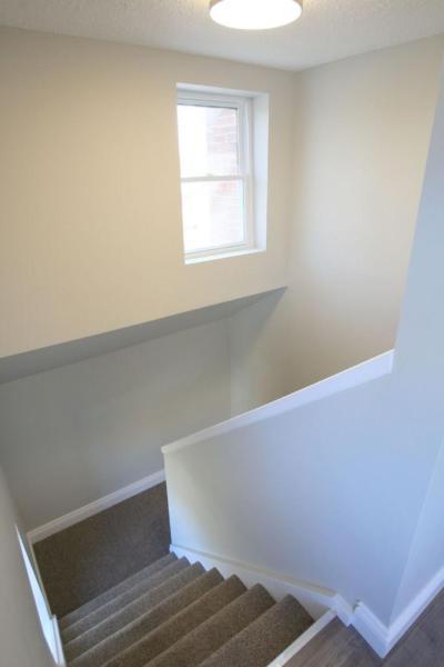 Renovated 2 Bedroom Apartment Available on Hearn Avenue