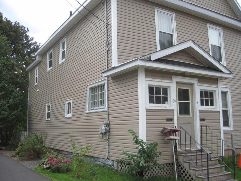 Large 2 bedroom Upstairs Apartment - Amherst