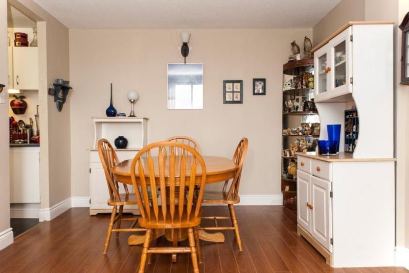 Family living just off of Lacewood (3 bdrm for $990)