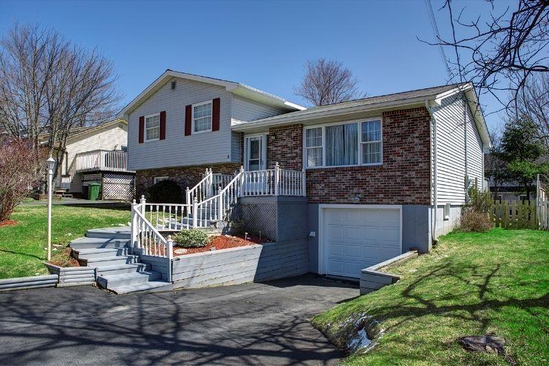 1 owner family home in great neighborhood in Sackville