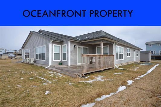 Home w. Amazing Oceanfront views and Ideal Location