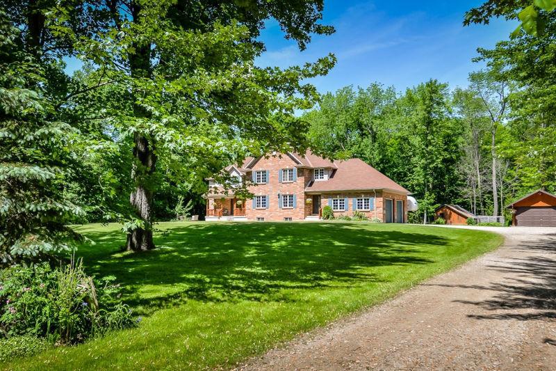 EXTENDED FAMILIES! STUNNING! PRIVATE! 3,22 ACRES! 5+1 BEDROOMS!