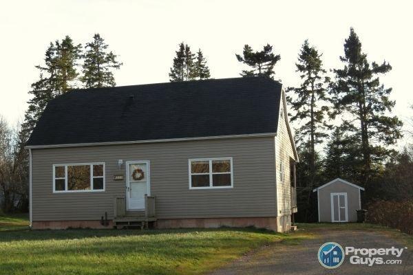 Sweet property on a large country lot in Valley. Lots of updates