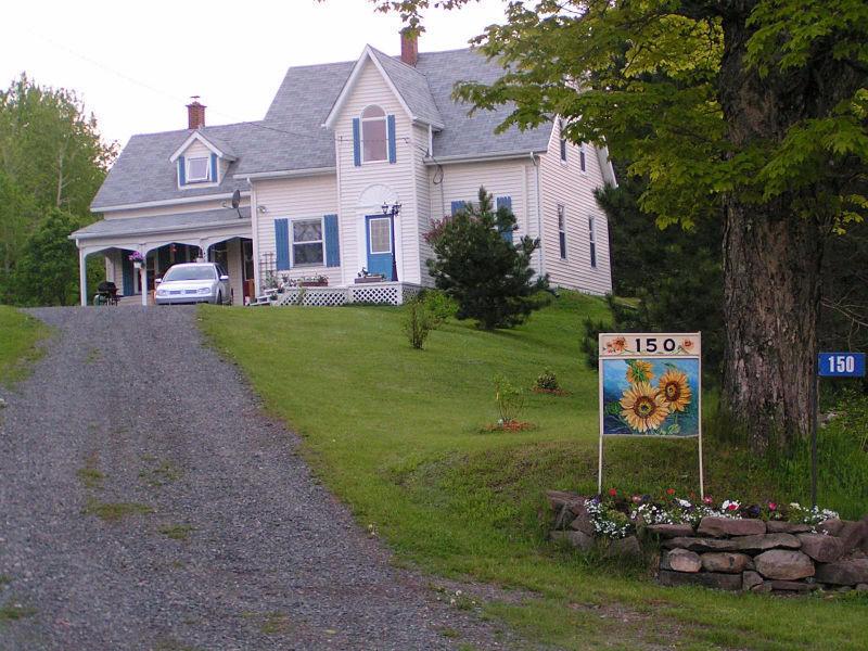 Traditional 5 bed N.S. farm home in Rural Pictou County..read on