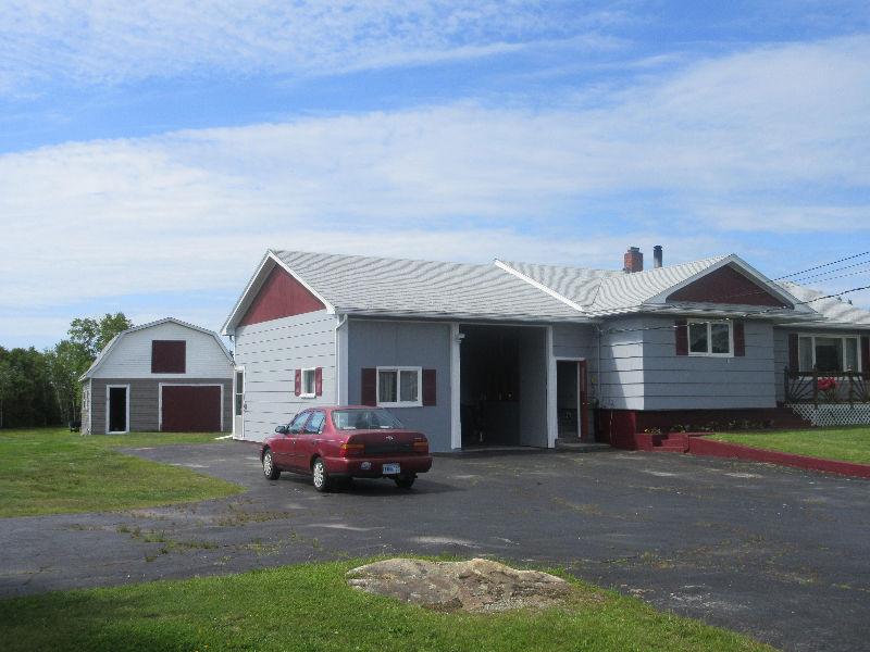 Large bungalow in Wedgeport