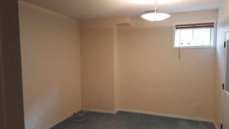 >>> AFFORDABLE, NICE 2 BEDROOM, LOWER LEVEL FOR RENT GORE DR (9