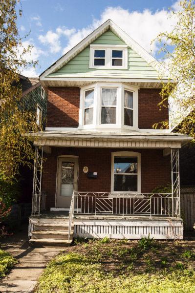 Charming 3 Bedroom family home near Barnesdale Ave