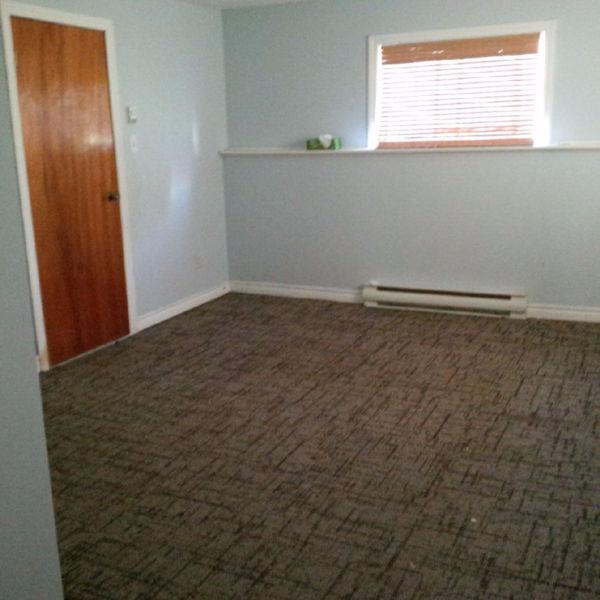 LARGE ROOM FOR RENT $500