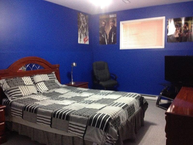 Room for rent for Mid June or July 1st. - Great for student