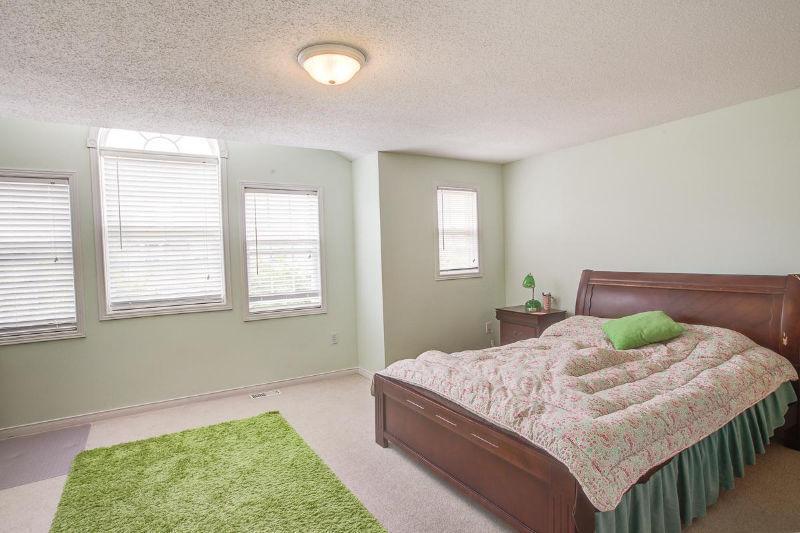 Short term master bedroom rental in the Southend of