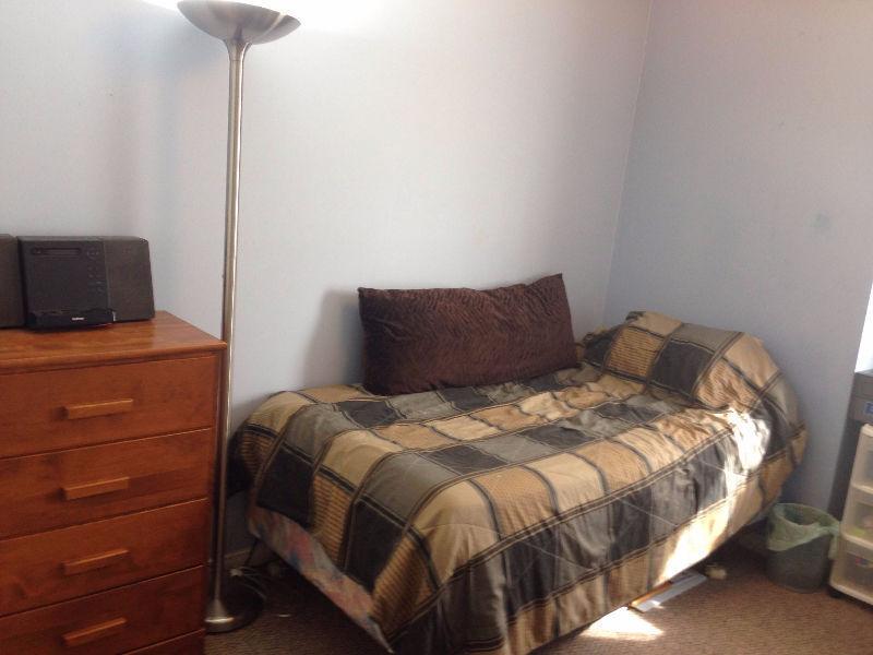 Single Room Sublet SUMMER AND WINTER OPTION (1055 Gordon)