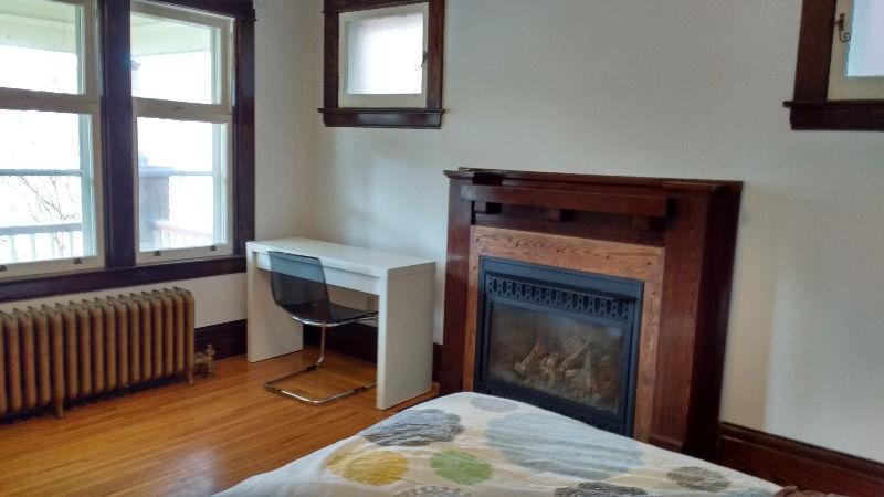 Wanted: RENT A SPACIOUS, FULLY FURNISHED ROOM IN CLEAN/QUIET HOME