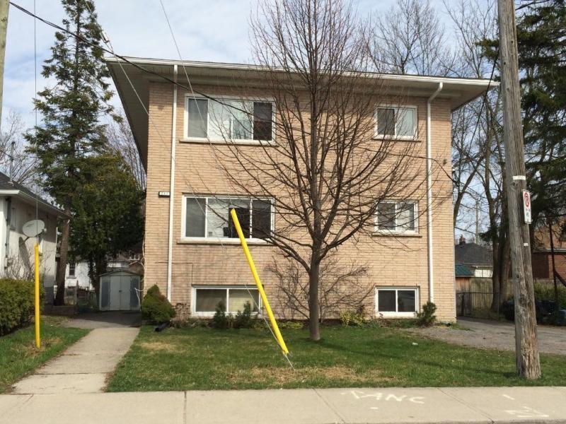 CENTRALLY LOCATED 2 BD, BRIGHT & SPACIOUS! 5- 251 MacDonnell St