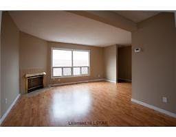 595 Third St 3 bedroom condo with Recroom & gas fireplace June 1