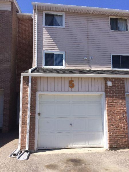Townhouse for rent in West Ferris!