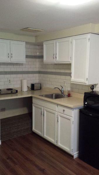 bachelor apartment available for June 1st