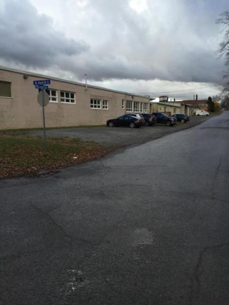 SMALL & LARGE WAREHOUSE SPACE WITH GRADE LEVEL & DOCK DOORS