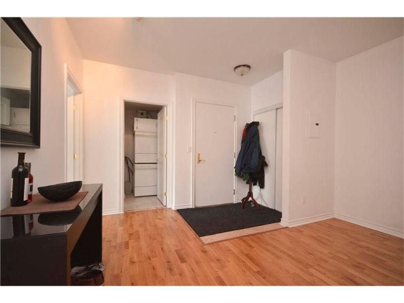 Beautiful 1 Bedroom Condo in Downtown Overbrook