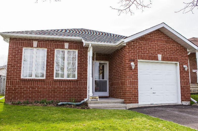 2+1 bedroom bungalow in adult lifestyle community. Move-in ready