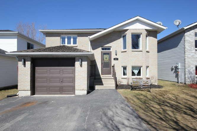 23 Richdale Court * Close to CFB, RMC, Downtown & Schools*