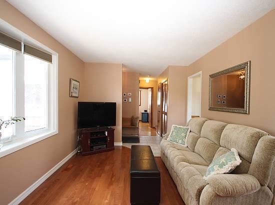 Bayridge Bungalow on large lot - Open House Sun 12:30 - 2 pm